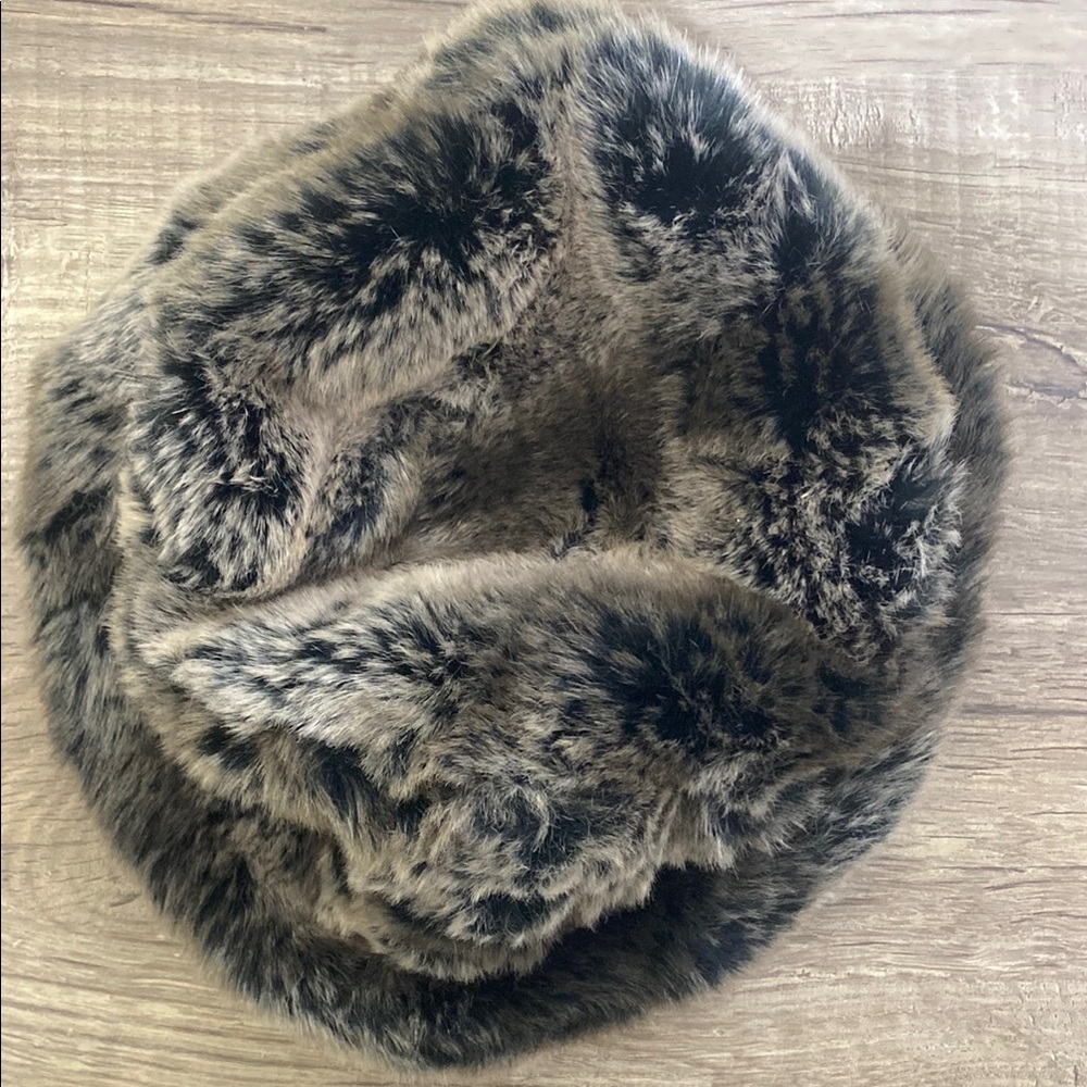Preston & York Luxurious Faux Fur Women's Scarf
